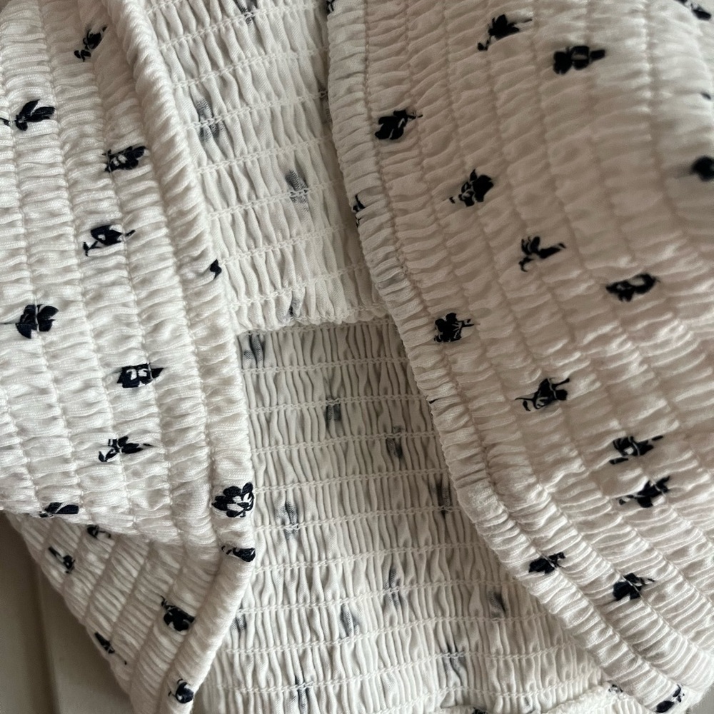 Women's White and Navy Patterned Shell - Picture 3 of 3